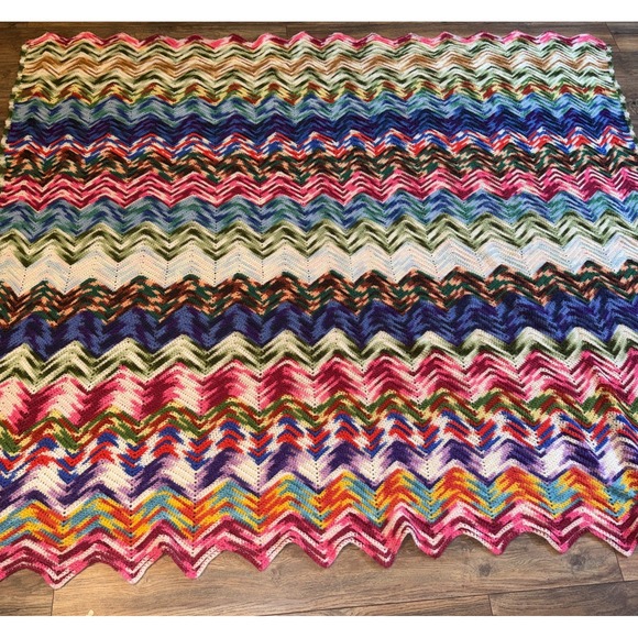 Vtg 70s Crochet Handmade Afghan Multicolor Throw Blanket Chevron Zig Zag 7ftx6ft - Picture 2 of 6